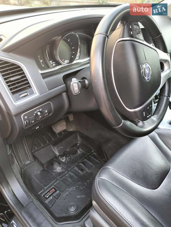 Внедорожник / Кроссовер Volvo XC60 2016 в Бережанах