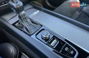 Внедорожник / Кроссовер Volvo XC60 2018 в 