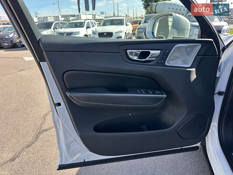 Внедорожник / Кроссовер Volvo XC60 2018 в Киеве