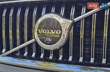 Внедорожник / Кроссовер Volvo XC60 2021 в 
