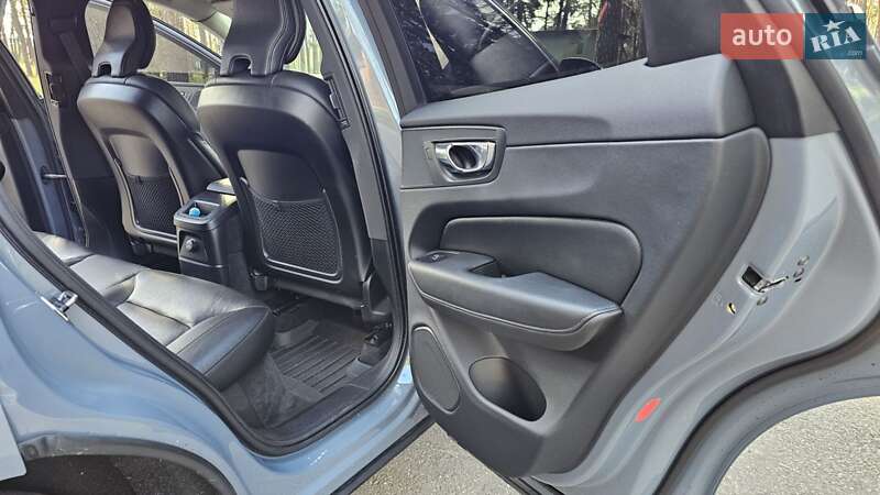 Внедорожник / Кроссовер Volvo XC60 2021 в Чернигове