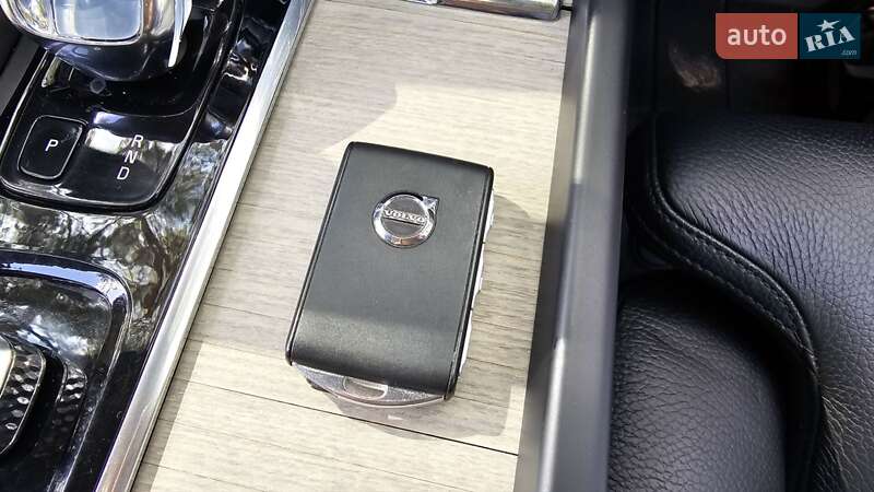 Внедорожник / Кроссовер Volvo XC60 2021 в Чернигове