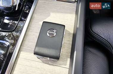 Внедорожник / Кроссовер Volvo XC60 2021 в 