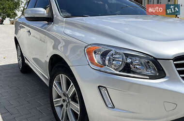 Внедорожник / Кроссовер Volvo XC60 2016 в 