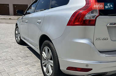 Внедорожник / Кроссовер Volvo XC60 2016 в 