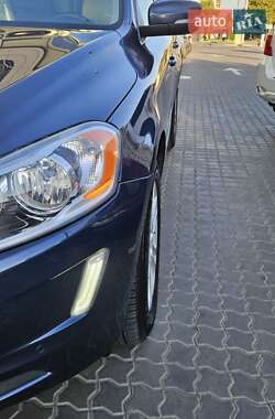Позашляховик / Кросовер Volvo XC60 2014 в 