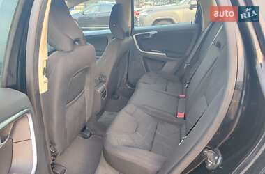 Внедорожник / Кроссовер Volvo XC60 2010 в 