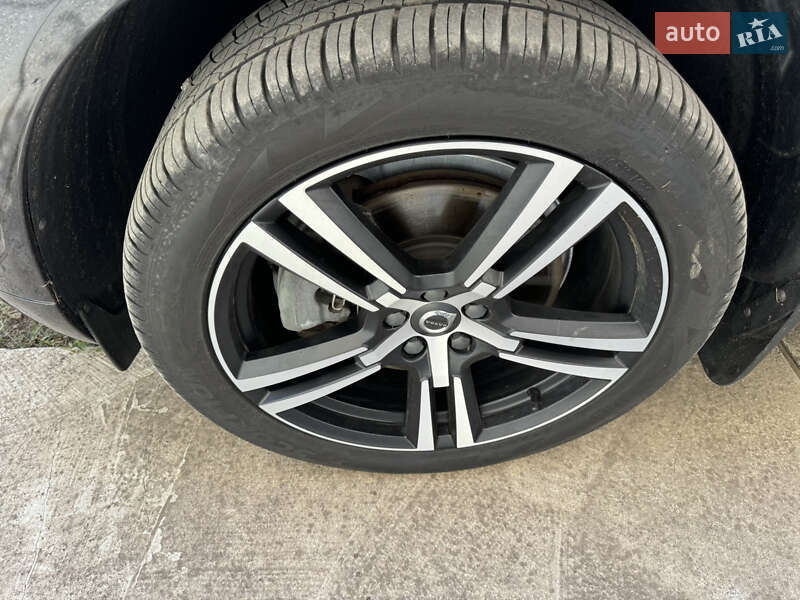 Внедорожник / Кроссовер Volvo XC60 2021 в Подольске