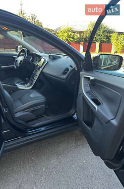 Внедорожник / Кроссовер Volvo XC60 2009 в 