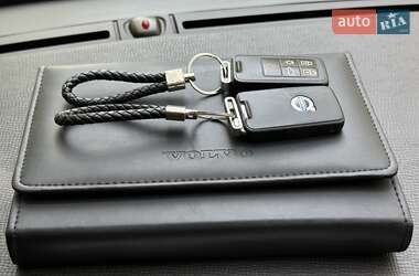Внедорожник / Кроссовер Volvo XC60 2012 в 