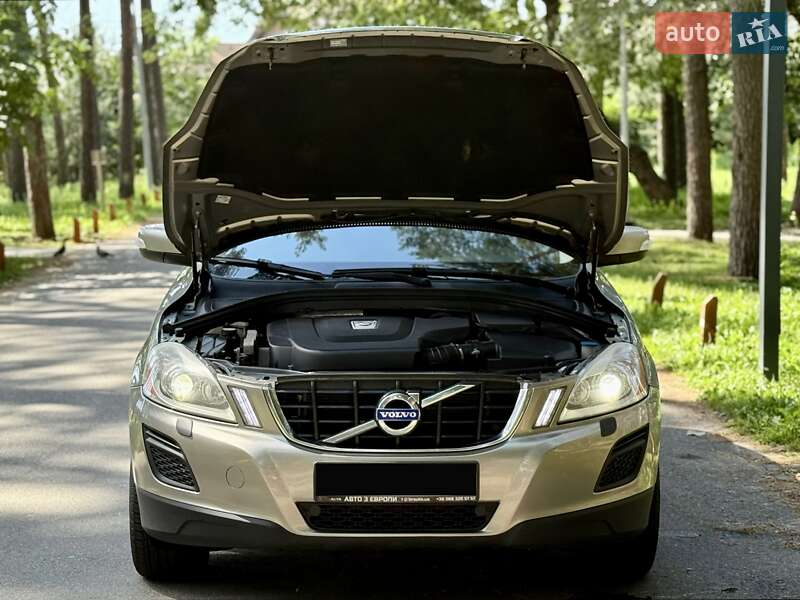Внедорожник / Кроссовер Volvo XC60 2012 в Киеве