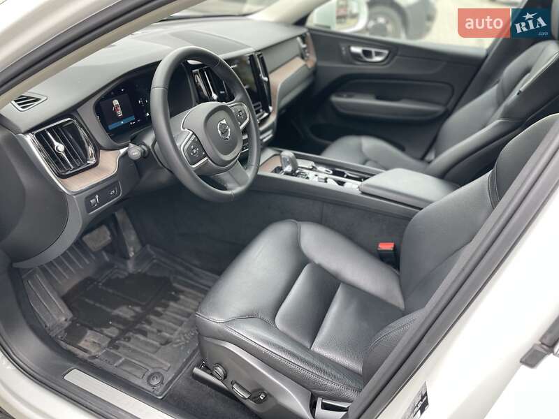 Внедорожник / Кроссовер Volvo XC60 2022 в Днепре