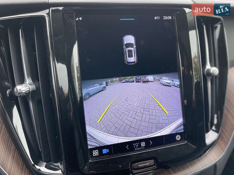 Внедорожник / Кроссовер Volvo XC60 2022 в Днепре