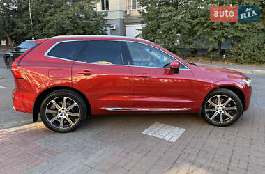 Внедорожник / Кроссовер Volvo XC60 2018 в 