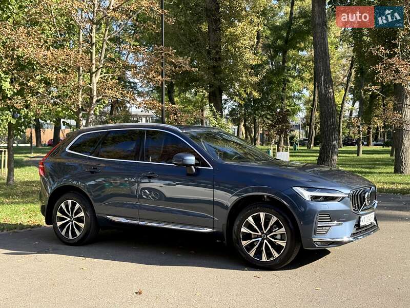 Внедорожник / Кроссовер Volvo XC60 2023 в Киеве