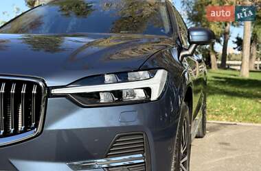 Позашляховик / Кросовер Volvo XC60 2023 в 