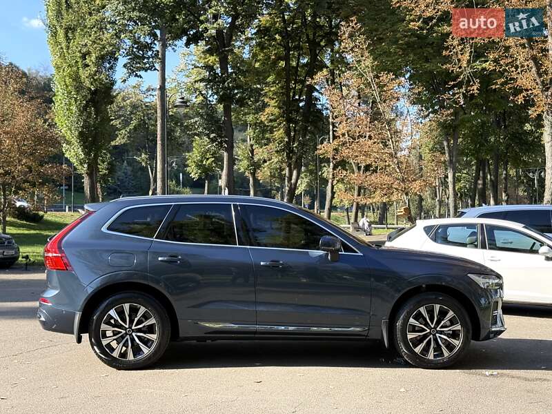 Внедорожник / Кроссовер Volvo XC60 2023 в Киеве