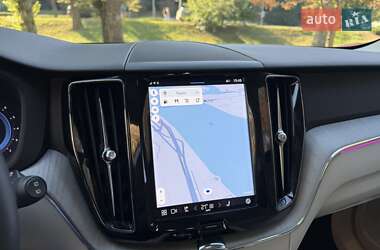 Позашляховик / Кросовер Volvo XC60 2023 в 