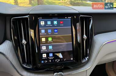 Позашляховик / Кросовер Volvo XC60 2023 в 