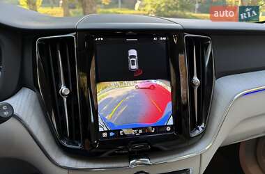 Позашляховик / Кросовер Volvo XC60 2023 в 