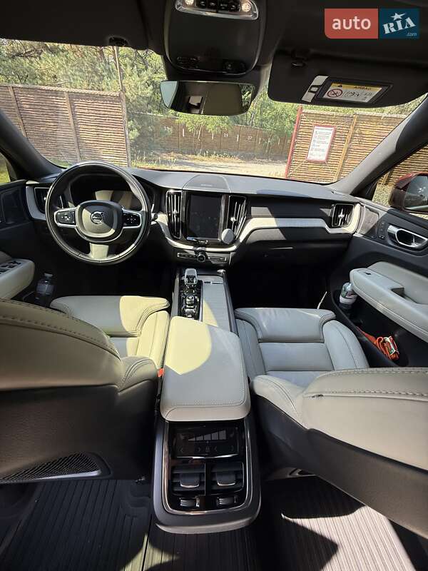 Внедорожник / Кроссовер Volvo XC60 2020 в Днепре
