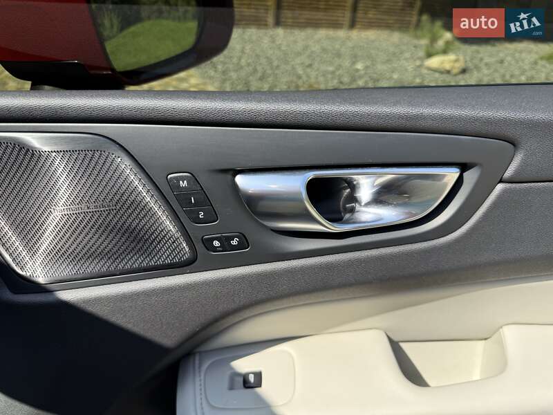 Внедорожник / Кроссовер Volvo XC60 2020 в Днепре