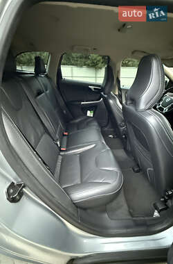 Внедорожник / Кроссовер Volvo XC60 2011 в 