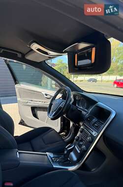 Внедорожник / Кроссовер Volvo XC60 2013 в 