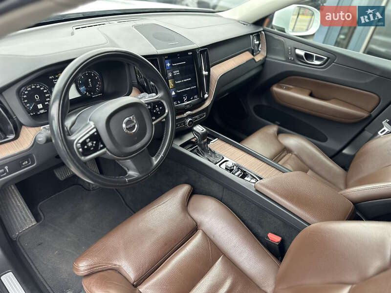Внедорожник / Кроссовер Volvo XC60 2018 в Ровно