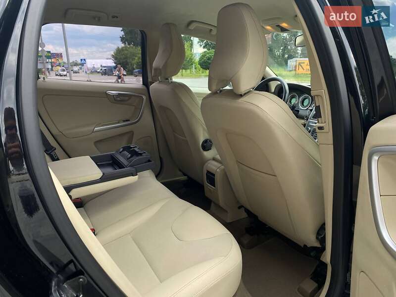 Внедорожник / Кроссовер Volvo XC60 2011 в Киеве