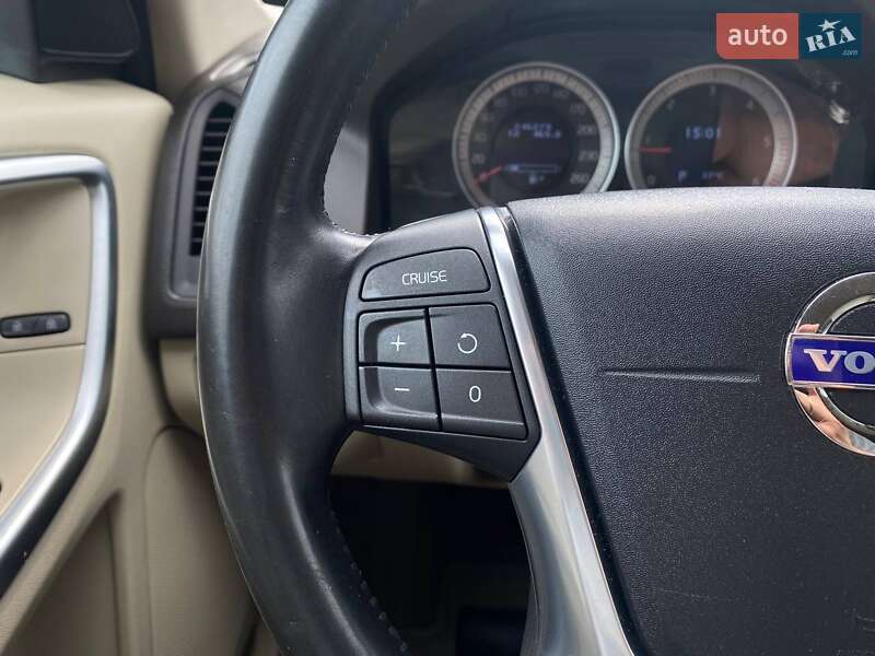 Внедорожник / Кроссовер Volvo XC60 2011 в Киеве