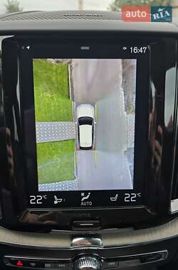 Внедорожник / Кроссовер Volvo XC60 2018 в 