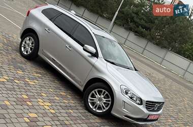 Внедорожник / Кроссовер Volvo XC60 2016 в 