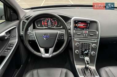 Внедорожник / Кроссовер Volvo XC60 2016 в 