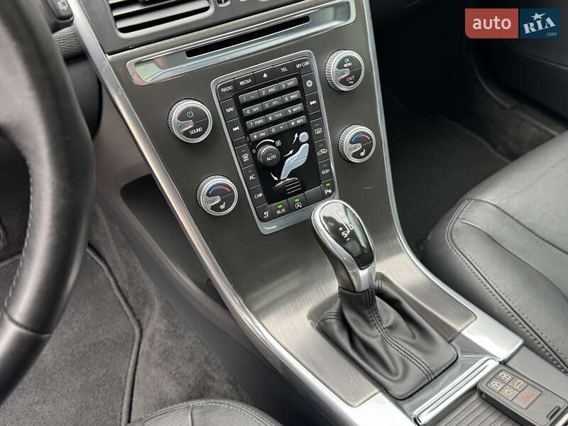 Внедорожник / Кроссовер Volvo XC60 2016 в Луцке
