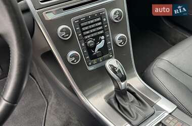 Внедорожник / Кроссовер Volvo XC60 2016 в 