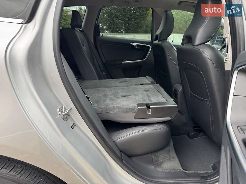 Внедорожник / Кроссовер Volvo XC60 2016 в Луцке