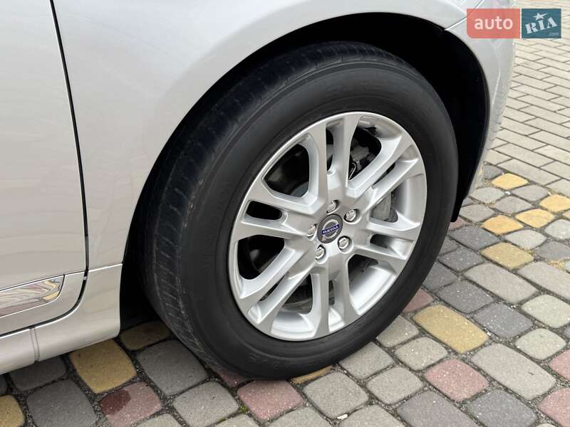 Внедорожник / Кроссовер Volvo XC60 2016 в Луцке