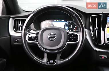 Внедорожник / Кроссовер Volvo XC60 2019 в 
