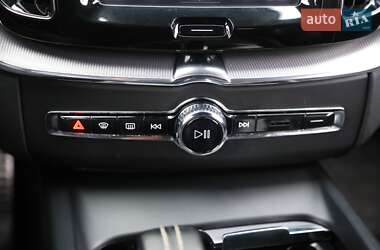 Внедорожник / Кроссовер Volvo XC60 2019 в 