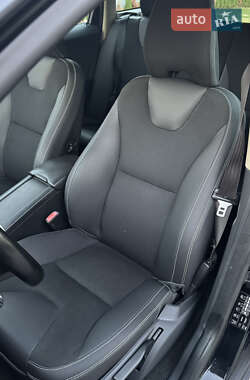 Внедорожник / Кроссовер Volvo XC60 2010 в 