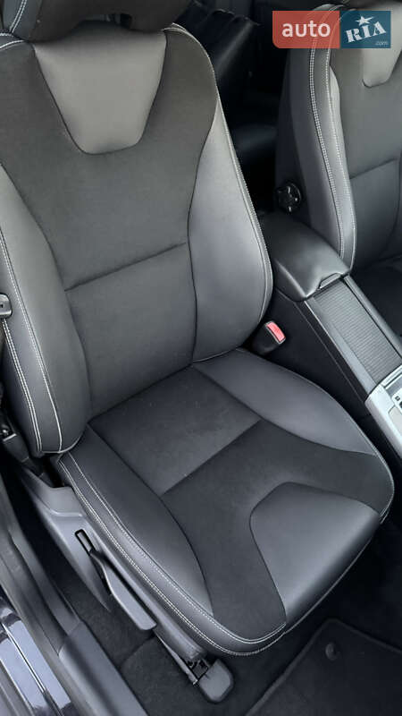 Внедорожник / Кроссовер Volvo XC60 2010 в Луцке