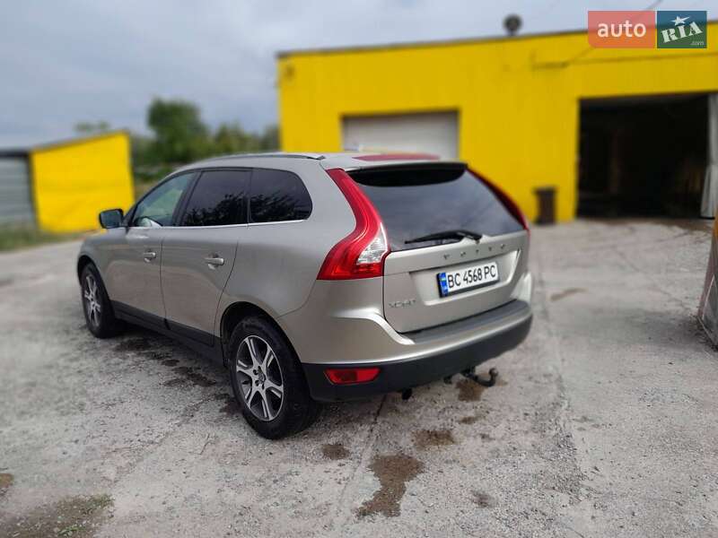 Внедорожник / Кроссовер Volvo XC60 2013 в Бродах