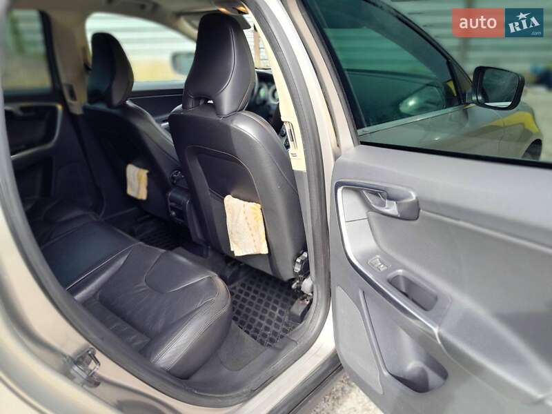 Внедорожник / Кроссовер Volvo XC60 2013 в Бродах