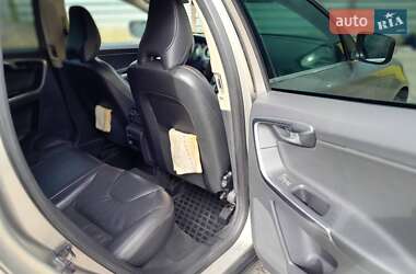 Внедорожник / Кроссовер Volvo XC60 2013 в 