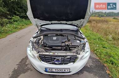 Внедорожник / Кроссовер Volvo XC60 2012 в 