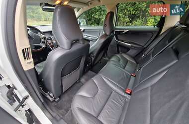 Внедорожник / Кроссовер Volvo XC60 2012 в 