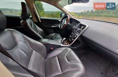 Внедорожник / Кроссовер Volvo XC60 2012 в 