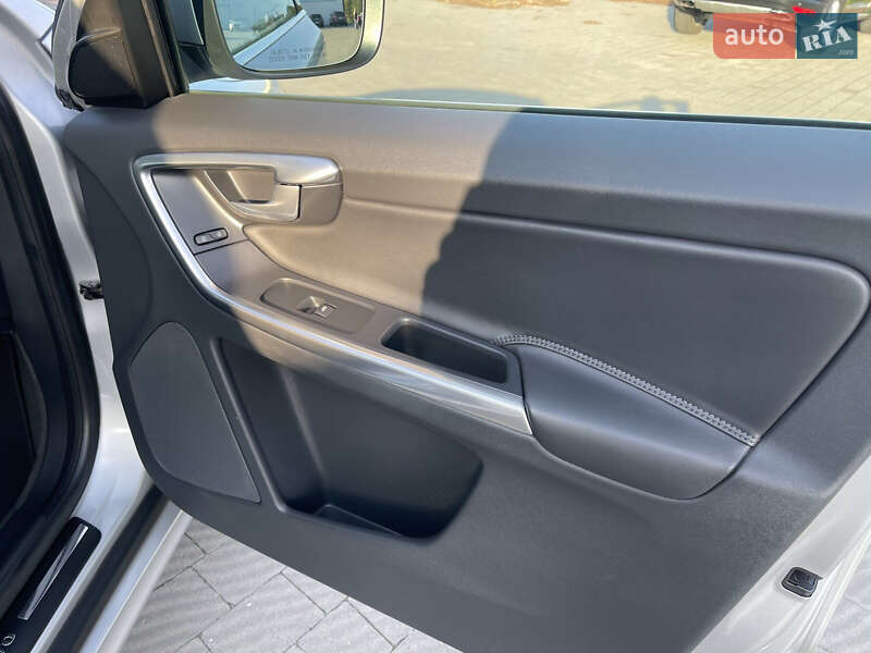 Внедорожник / Кроссовер Volvo XC60 2013 в Владимире фото 13 Внедорожник / Кроссовер Volvo XC60 2013 в Владимире