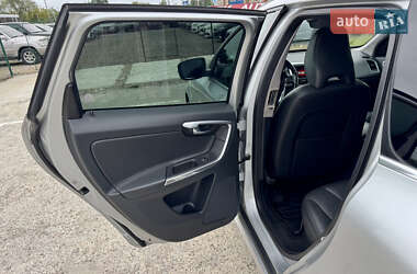Внедорожник / Кроссовер Volvo XC60 2015 в 